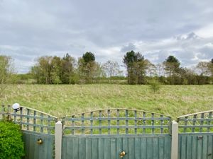 Views to the rear- click for photo gallery